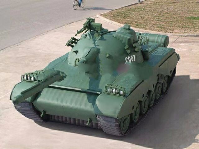 龙华军用充气坦克车